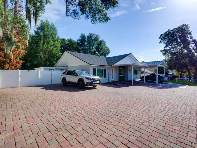 1915 E Lake Drive, Casselberry