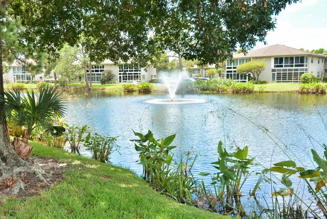 10 Lake Vista Trail #203, Port St. Lucie