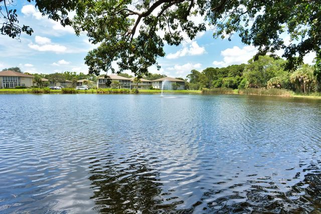 2 of 50 - 10 Lake Vista Trail #203, Port St. Lucie, FL