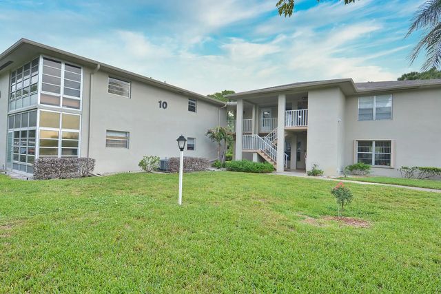 4 of 50 - 10 Lake Vista Trail #203, Port St. Lucie, FL