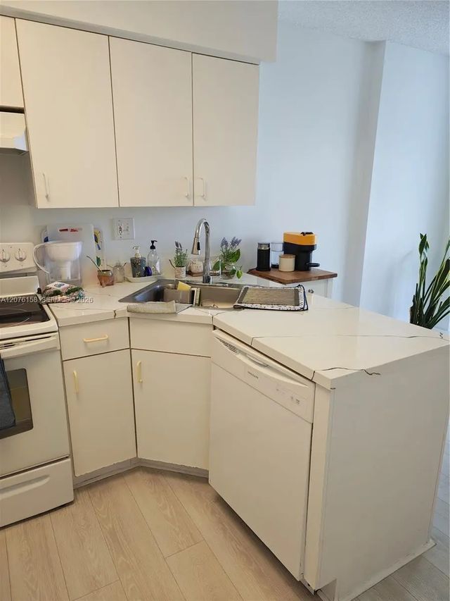 5 of 11 - 3300 Ne 192nd Street #1710, Aventura, FL