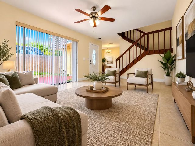 4 of 18 - 256 Lake Arbor Drive, Palm Springs, FL