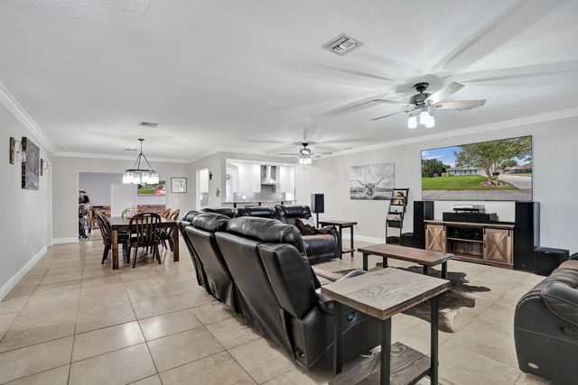 4 of 32 - 4321 Sw 73rd Terrace, Davie, FL