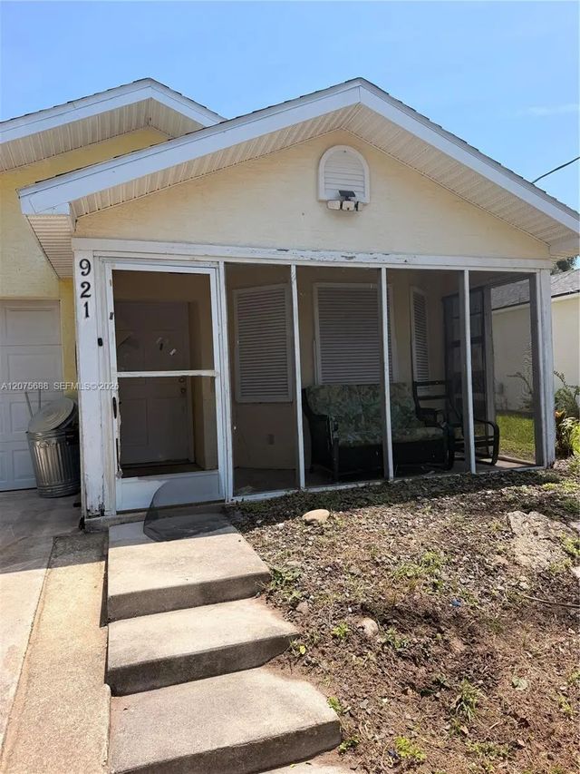 921 Redwood Street, Daytona Beach