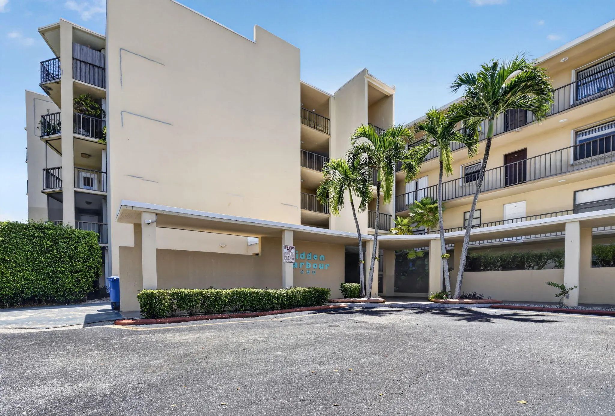 Residential Lantana home for sale: 890 N Federal Highway #202 - MLS B26067518