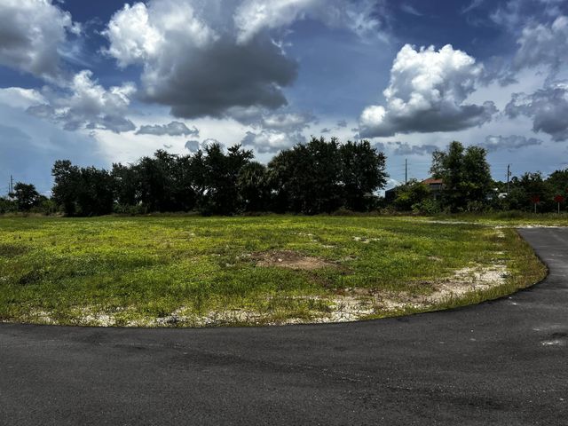 1011 Ne 23rd Street, Cape Coral