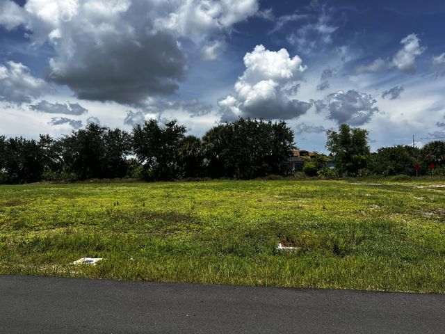 4 of 5 - 1011 Ne 23rd Street, Cape Coral, FL