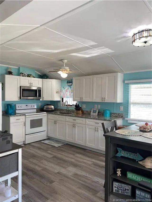 4 of 22 - 664 Nettles Boulevard, Jensen Beach, FL