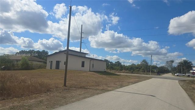 4 of 28 - 761 Bell Boulevard S, Lehigh Acres, FL
