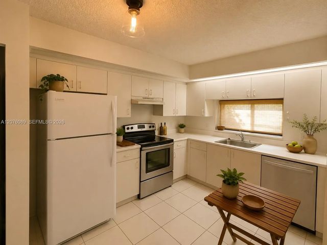 5 of 41 - 13105 Sw 16 Court #105l, Pembroke Pines, FL