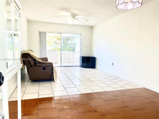 6095 W 18th Avenue #s314, Hialeah