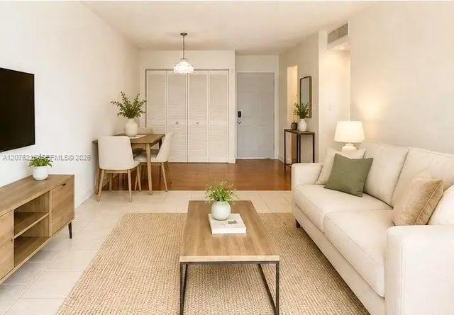 5 of 27 - 6095 W 18th Avenue #s314, Hialeah, FL