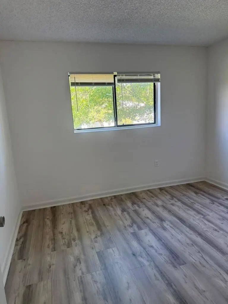 300 Palm Circle W #204, Pembroke Pines