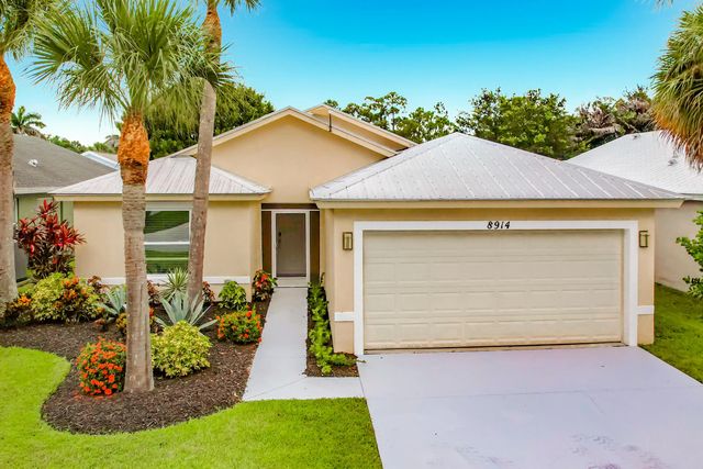 8914 Sw Bonneville Drive, Stuart