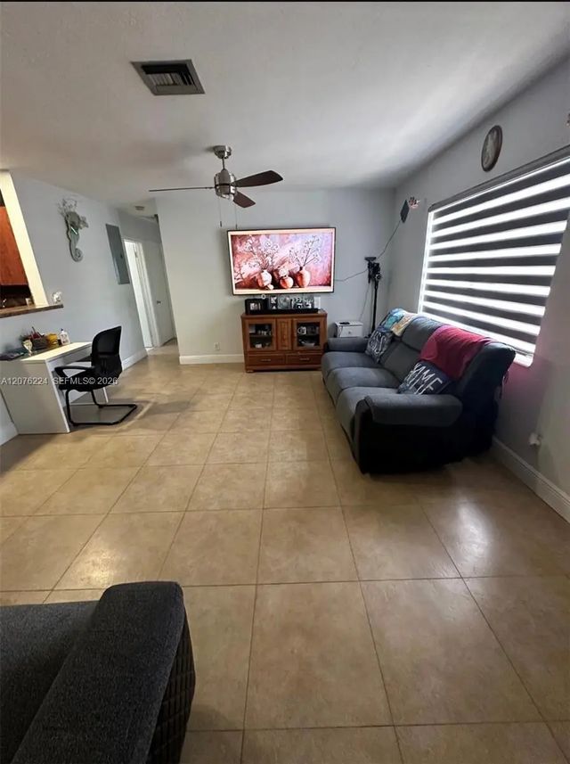 5 of 21 - 607 Nw 42nd Street, Oakland Park, FL