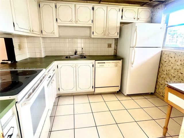 4 of 29 - 201 Berkley Road #102, Hollywood, FL