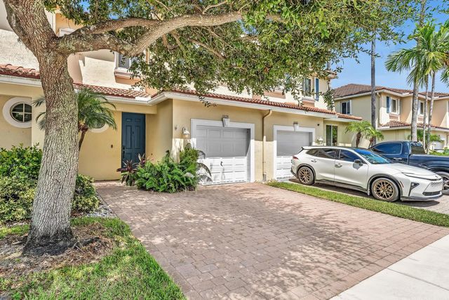 4 of 60 - 3028 N Evergreen Circle, Boynton Beach, FL