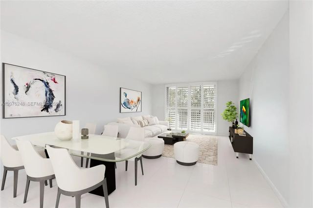 210 Sea View Drive #207, Key Biscayne