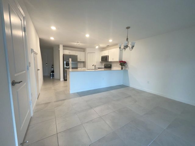 3 of 20 - 6907 Broadwater Lane, Lake Worth, FL