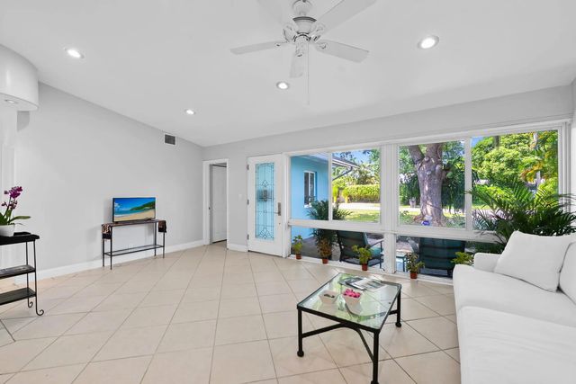 4 of 22 - 1636 Ne 7th Terrace, Fort Lauderdale, FL