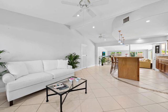 5 of 22 - 1636 Ne 7th Terrace, Fort Lauderdale, FL