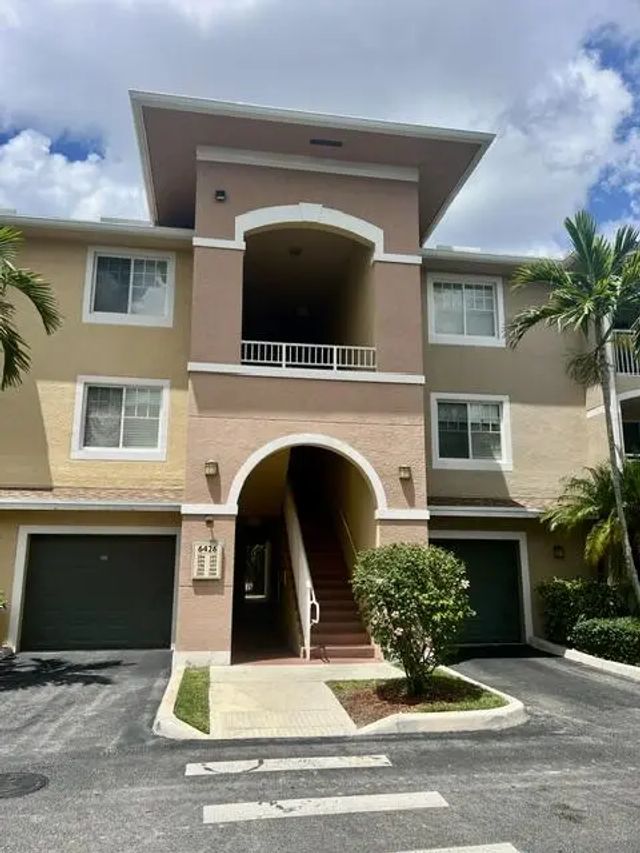 6426 Emerald Dunes Drive #206, West Palm Beach