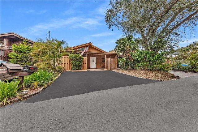 2 of 27 - 6120 Nw 33rd Way, Fort Lauderdale, FL