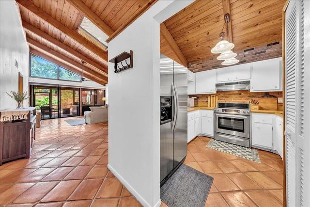 5 of 27 - 6120 Nw 33rd Way, Fort Lauderdale, FL
