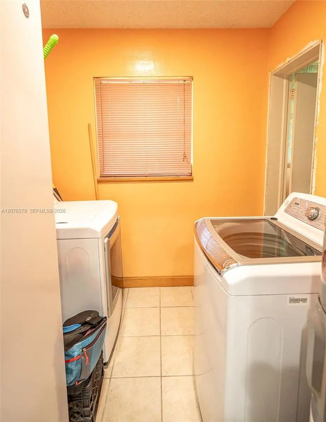 4 of 33 - 10 Sw 46th Avenue, Plantation, FL