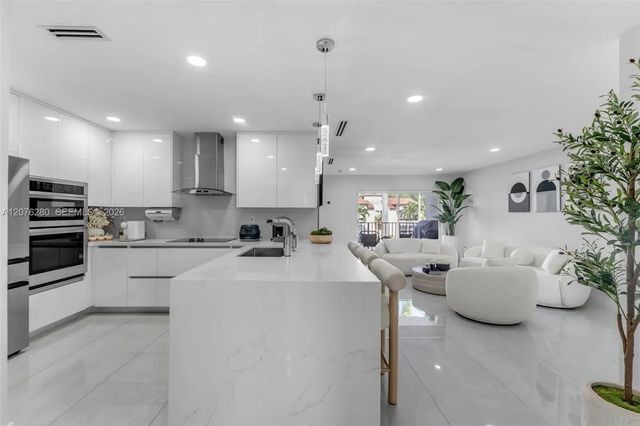 3 of 35 - 1180 Nw 124th Place #208, Miami, FL