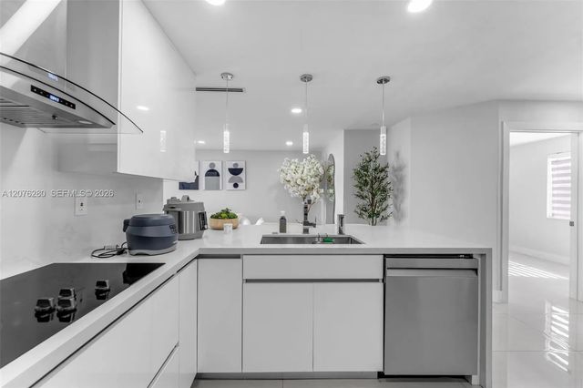 5 of 35 - 1180 Nw 124th Place #208, Miami, FL