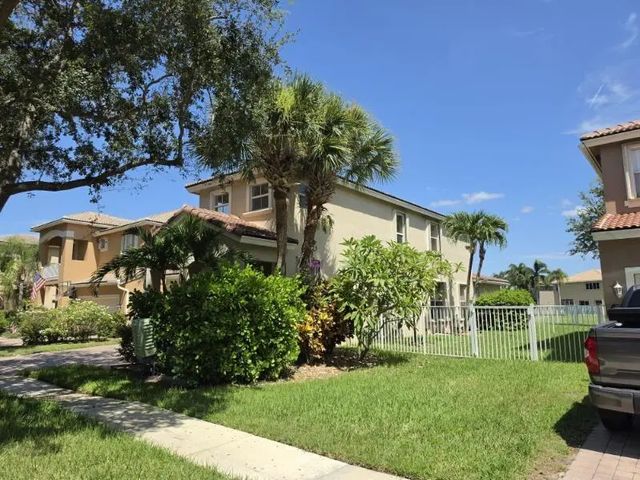 4 of 28 - 5292 Sancerre Circle, Lake Worth, FL