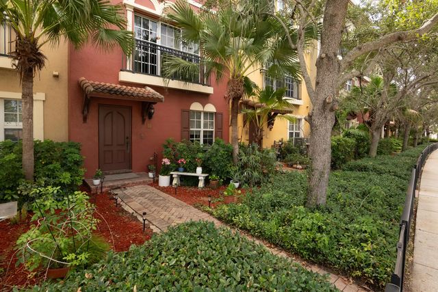4 of 35 - 530 S Federal Highway #2, Lake Worth Beach, FL
