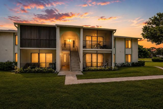 3744 Savoy Lane #e2, West Palm Beach