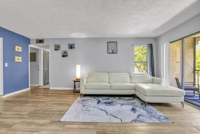 5 of 24 - 3744 Savoy Lane #e2, West Palm Beach, FL