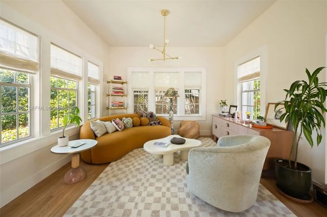3 of 31 - 524 W 47th Street, Miami Beach, FL