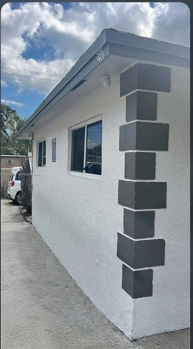 3 of 7 - 2500 Franklin Drive, Fort Lauderdale, FL