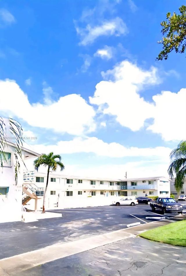 2 of 12 - 3525 Tyler Street #9, Hollywood, FL