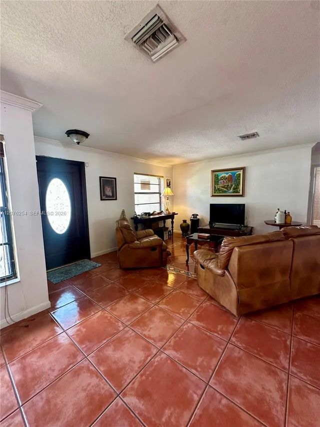 4 of 28 - 10330 Puerto Rico Drive, Cutler Bay, FL