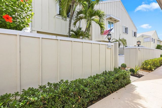 2 of 64 - 6174 Riverwalk Lane #5, Jupiter, FL