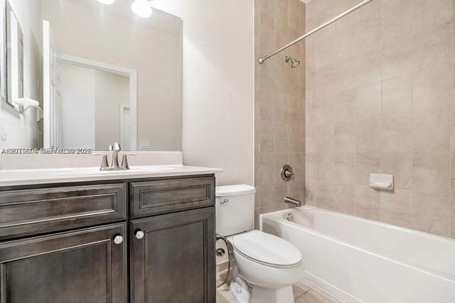 3 of 13 - 8945 Nw 98th Avenue, Doral, FL