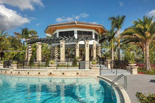 4 of 13 - 8945 Nw 98th Avenue, Doral, FL