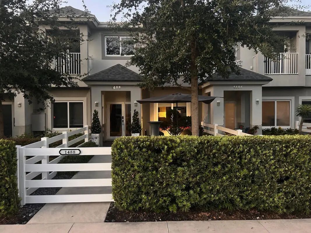 1488 Ne 34th Street, Oakland Park