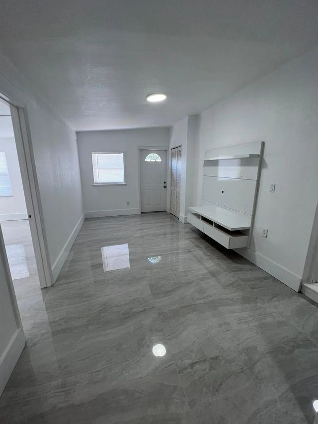 3 of 19 - 4040 Ne 12th Terrace, Pompano Beach, FL