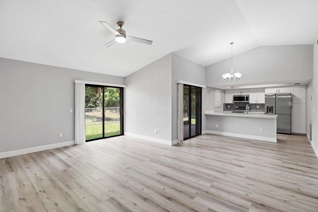 4 of 26 - 4057 Sw Haycroft Street, Port St. Lucie, FL