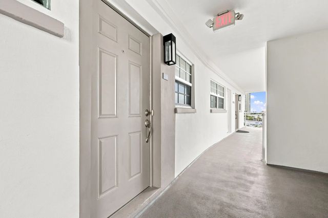 3 of 36 - 140 Ne 28th Avenue #602, Pompano Beach, FL