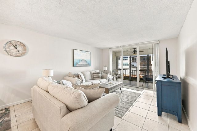 4 of 40 - 777 S Federal Highway #d204, Pompano Beach, FL