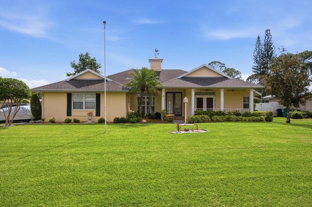 692 Sw Ewing Avenue, Port St. Lucie