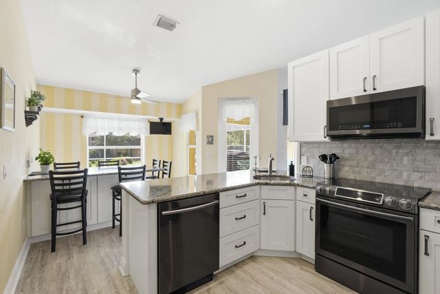 5 of 33 - 692 Sw Ewing Avenue, Port St. Lucie, FL