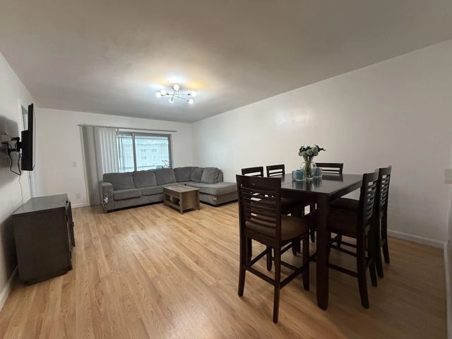 3 of 8 - 1630 Embassy Drive #309, West Palm Beach, FL